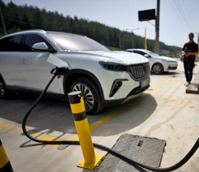Türkiye'de satılan her 10 otomobilden 4'ü artık elektrikli veya hibrit