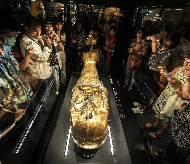 Tutankamon'un altındaki eserler ziyarete açıldı