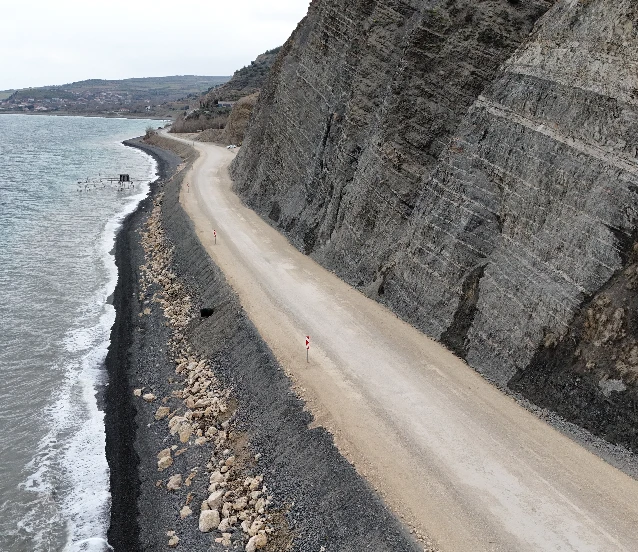 Uçmakdere yolu 1,5 ay sonra trafiğe açıldı