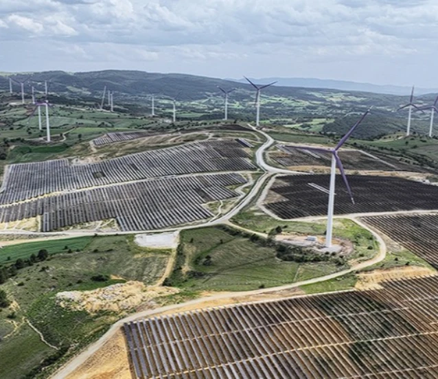 Küresel yenilenebilir enerjide tarihi eşik: Kurulu güç 5,15 teravata ulaştı