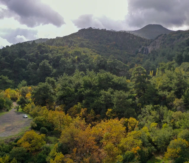 Yunt Dağları ile bölgedeki Türkmen Şelaleleri doğaseverleri ağırlıyor