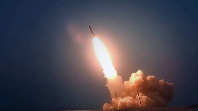 İsrail savaş uçağına füze ateşlendiği duyurdu