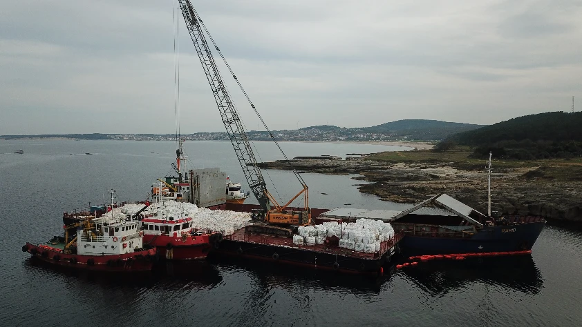 18 Eylül'de karaya oturmuştu! Tahliyesi başladı