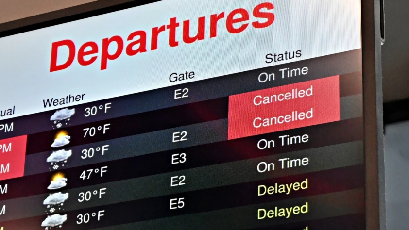 2 bin 700 uçuş iptal edildi: ABD'de 40 gündür hükümet kapalı