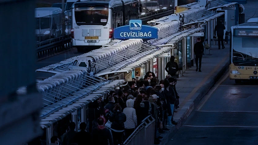 8 Eylül Pazartesi metro, metrobüs, otobüs ücretsiz mi? Kritik detay!