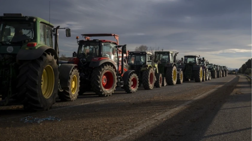 AB-MERCOSUR anlaşmasına tepki büyüyor: İspanyol çiftçiler protestoları sürdürüyor
