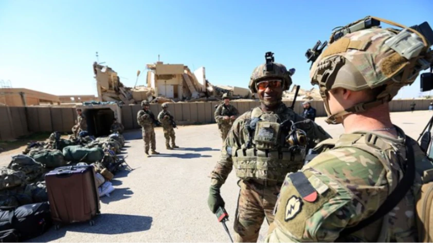ABD, Suriye’deki üslerine yeni asker ve ekipman sevkiyatı yaptı ABD, Suriye’deki üslerine yeni asker ve ekipman sevkiyatı yaptı