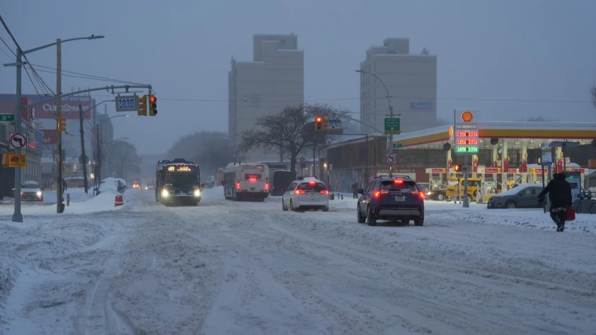 ABD'de binlerce uçuş iptal edildi: Kar fırtınası elektriksiz bıraktı