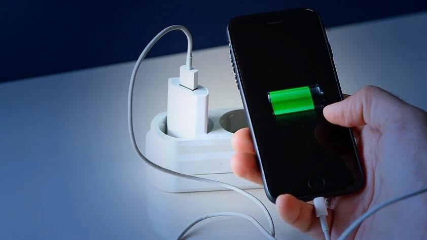 AB'den değiştirilebilir batarya kararı: Zorunlu hale gelecek