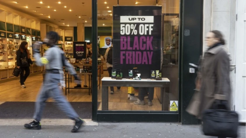 ABD’li tüketiciler 'Black Friday'de rekor kırdı: Harcamalar 12 milyar dolara dayandı