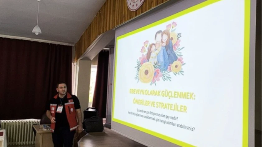 Aile Eğitim Programı yenilendi: 81 ilde anne babalara destek
