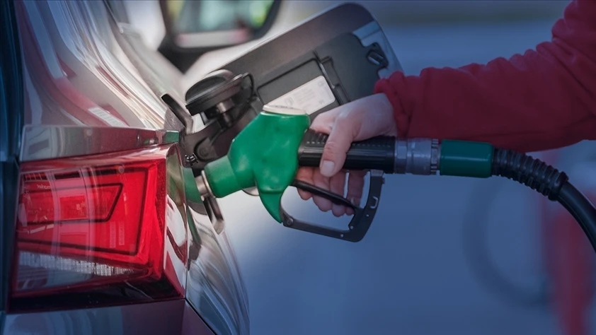 Akaryakıta peş peşe indirim: Motorin fiyatlarına bir indirim daha geldi