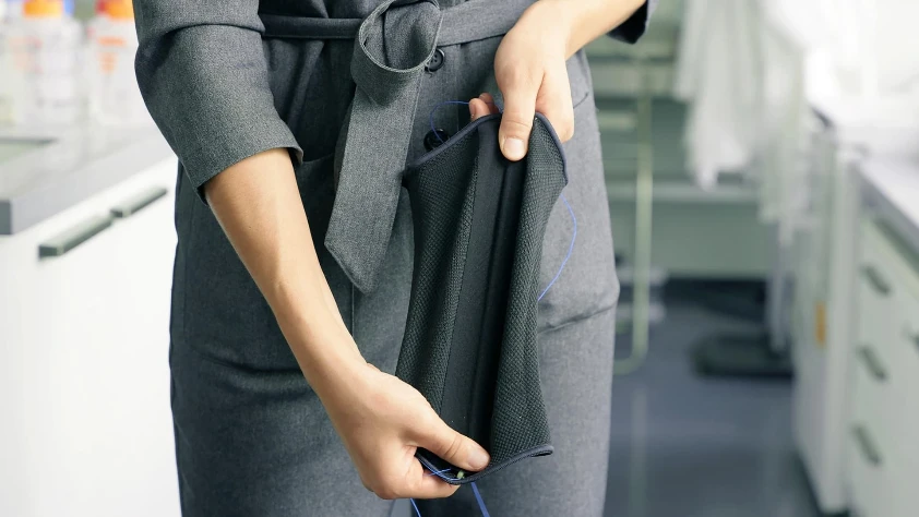 Akıllı giysiler için kırılmaz sensör: Sıvı metal fiberler 10 kat uzuyor