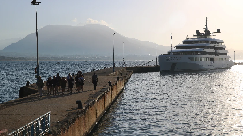 Alanya’ya lüks kruvaziyer Emerald Azzurra ile 91 turist geldi Alanya’ya lüks kruvaziyer Emerald Azzurra ile 91 turist geldi