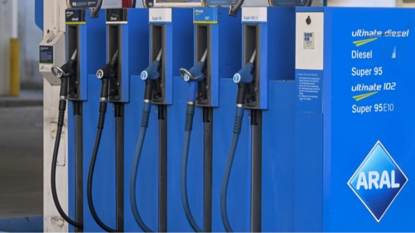 Almanya akaryakıt için yeni karar aldı! İlk günden fiyatlar yükseldi