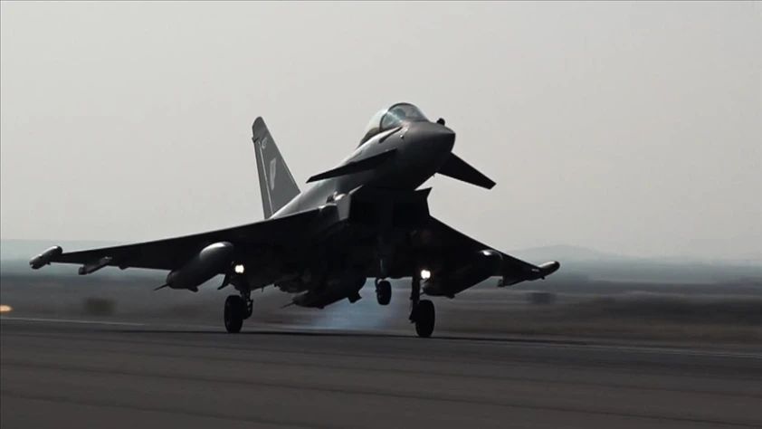 Almanya, Polonya'da Eurofighter uçakları konuşlandıracak