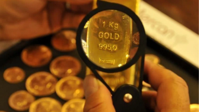 Altın fiyatları Fed belirsizliğiyle geriledi: Haftalık kayıp yüzde 3’e yaklaştı