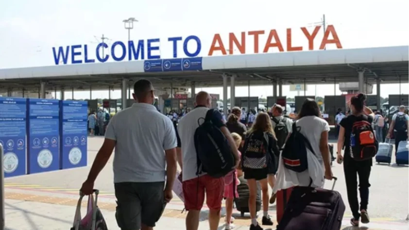 Antalya yabancı turist sayısında yeni rekora koşuyor