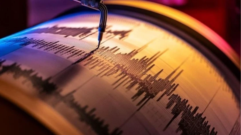 AZ ÖNCE DEPREM Mİ OLDU SON DAKİKA: Kütahya'da korkutan deprem! Çevre illerden de hissedildi