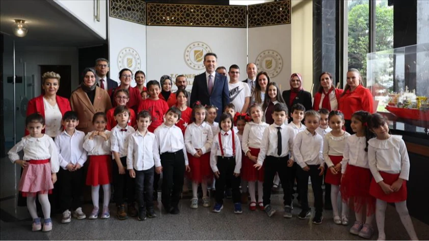 Bakan Bayraktar çocuklarla buluştu: Enerji ve madencilik yarışmasında anlamlı gün