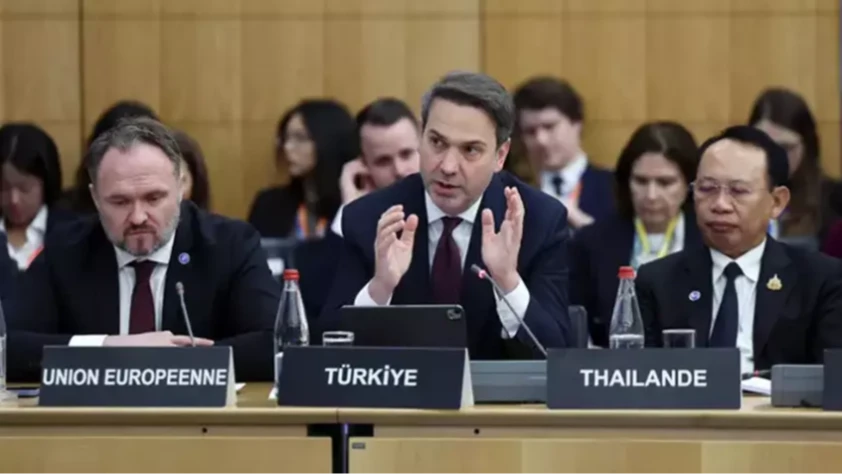 Bakan Bayraktar: Türkiye yenilenebilir enerji ve doğal gaz yatırımlarına odaklandı