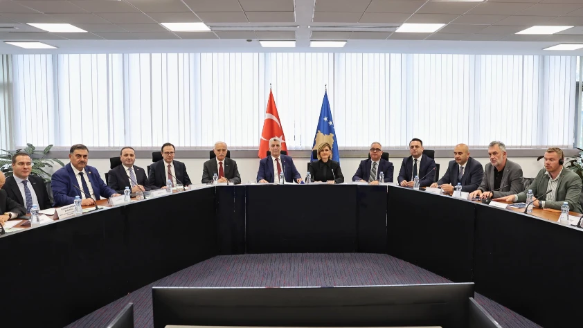 Bakan Bolat Kosova'da: Hizmet ticaretini kapsayan genişletilmiş anlaşma yolda