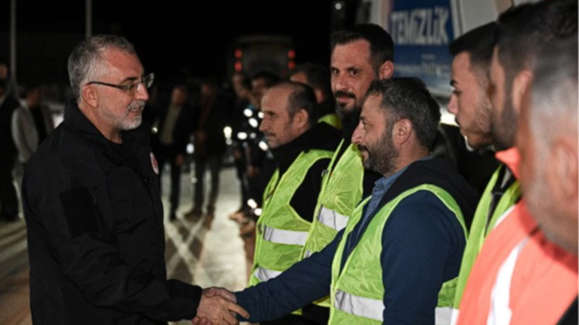 Bakan Işıkhan 1 Mayıs’ı işçilerle karşıladı: İstihdamda rekor vurgusu
