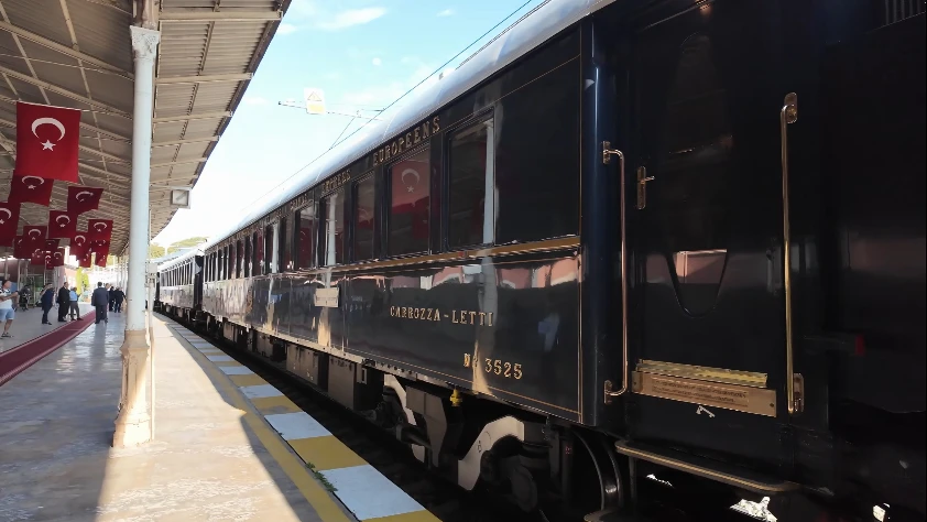 Bakan Uraloğlu açıkladı: Ünlü turistik trenler yeniden İstanbul yolunda