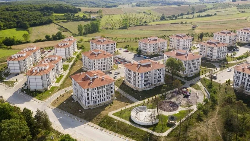 Balıkesir'de deprem konutlarının temeli atıldı