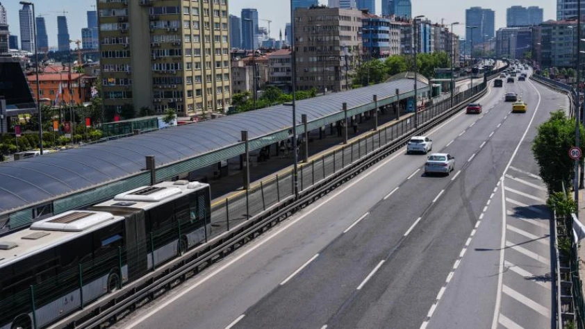Bayram sabahı İstanbul genelinde yollar ve köprüler boş kaldı