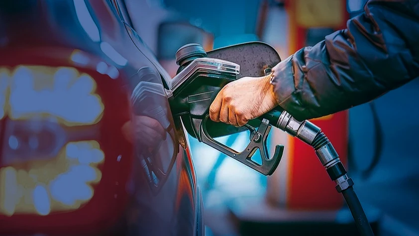 BENZİN, MAZOT FİYATI SON DAKİKA: Motorine indirim geliyor! Benzine indirim var mı?