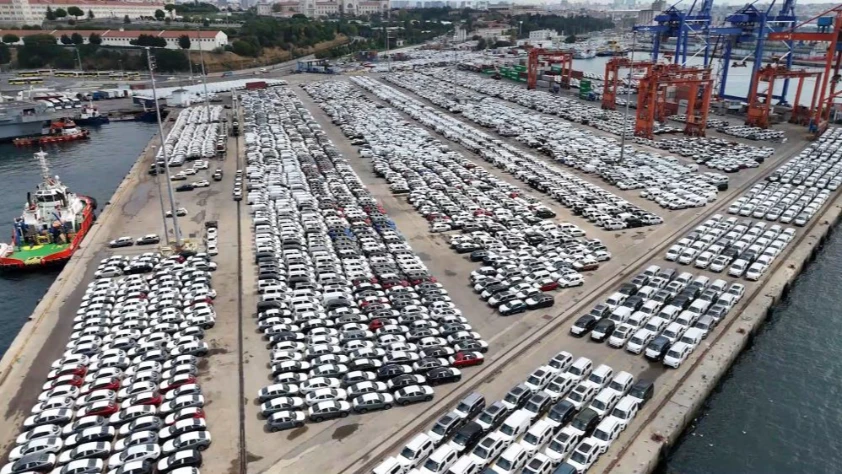 Binlercesi Türkiye'ye getirildi! Haydarpaşa Limanı'nda bekliyorlar