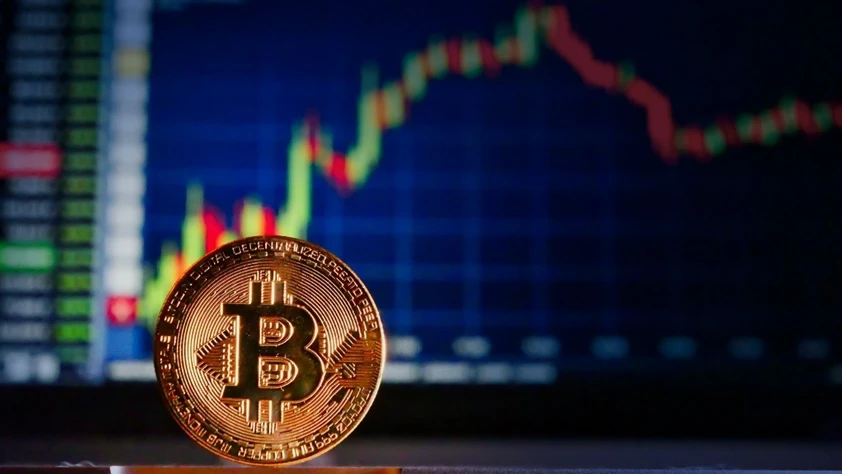 Bitcoin'de sert hareket: Ekim zirvesinden bu yana değerinin yarısını kaybetti