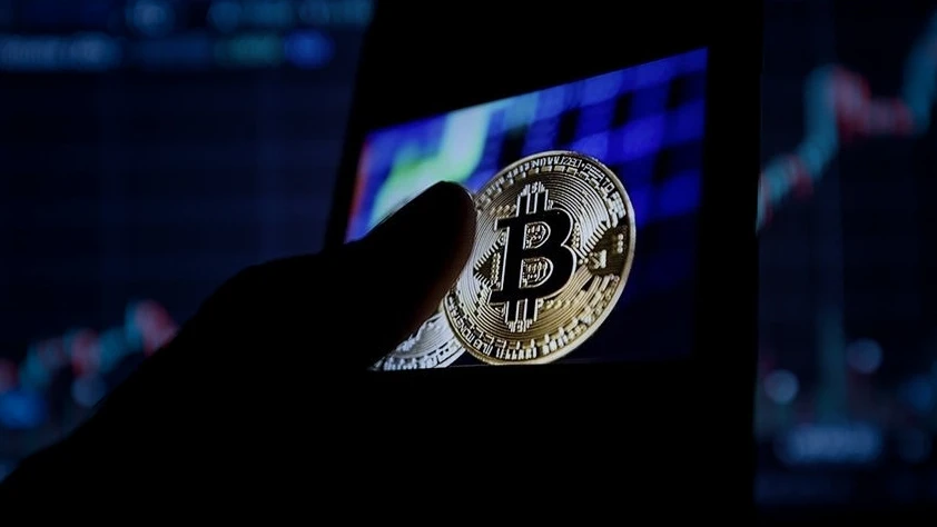 Bitcoin haftaya kayıpla başladı: Riskli varlıklarda sert satış