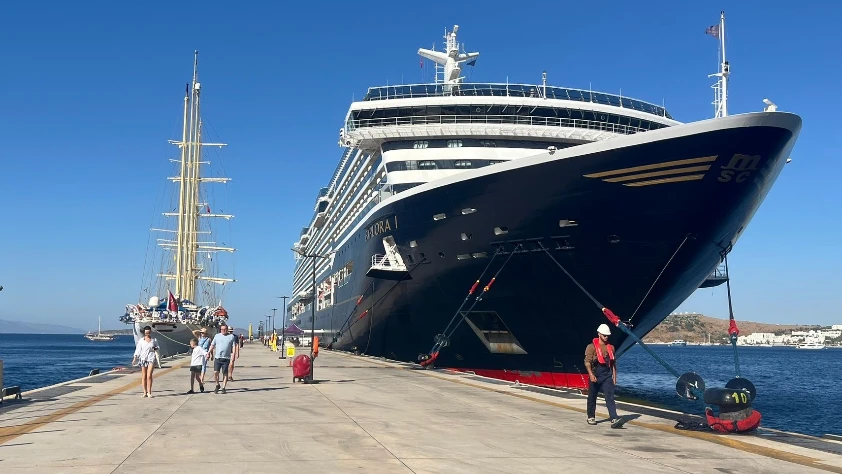 Bodrum’a iki kruvaziyerle 959 yolcu geldi