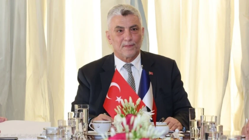 Bakan Bolat'tan Paris'te iş dünyasına mesaj: Türkiye'nin en güvenilir ticaret ortaklarından biri
