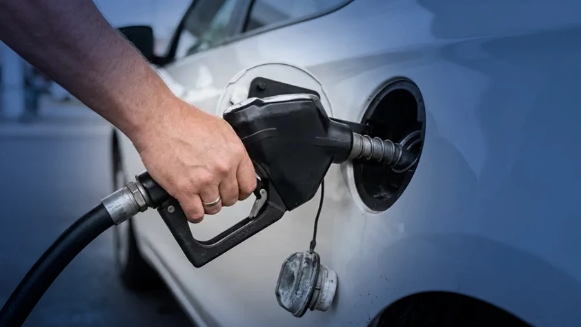 Brent petrolün varil fiyatı 98 dolara yükseldi! Benzin ve motorin fiyatları yeni haftaya nasıl başladı?