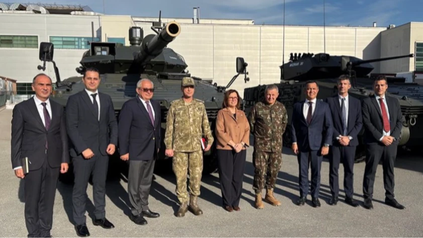 Brezilya Ordusu Otokar’ı ziyaret etti: TULPAR ve MIZRAK kuleli zırhlılar detaylı incelendi Brezilya Ordusu Otokar’ı ziyaret etti: TULPAR ve MIZRAK kuleli zırhlılar detaylı incelendi