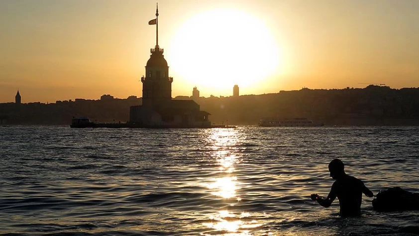 Bunaltıcı sıcaklar temmuza damga vurdu: Tarihe geçti