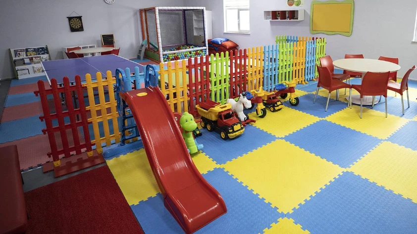 Büyük konut projeleri için yeni zorunluluk: Gündüz bakımevi