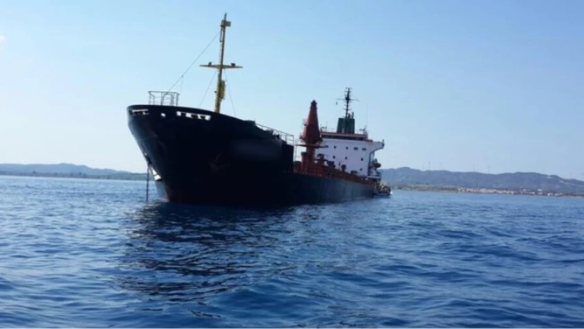 Çanakkale Boğazı'nda kargo gemisi arızalanmıştı! Güvenli bölgeye demirletildi