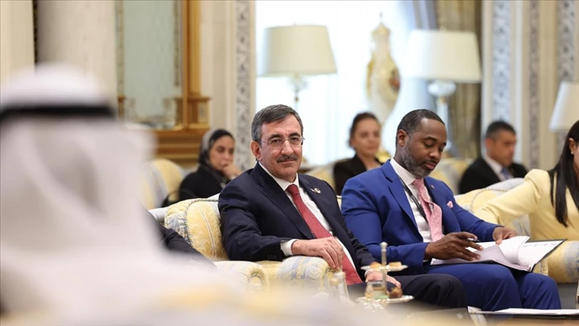 Cevdet Yılmaz'dan yeşil dönüşüm, dijitalleşme ve yatırım dostu politikalar vurgusu Cevdet Yılmaz'dan yeşil dönüşüm, dijitalleşme ve yatırım dostu politikalar vurgusu