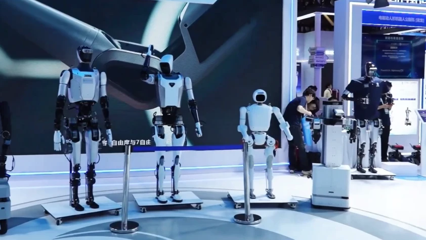 Çin, saniyede 275 trilyon işlem gücüne sahip insansı robotu tanıttı
