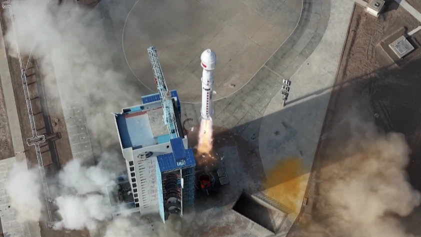 Çin uzayda kendi rekorunu kırdı: 19 saatte 3 fırlatma