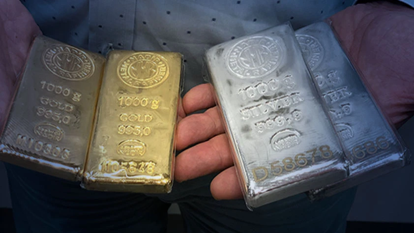 Değerli metallerde yıl sonu rallisi hızlandı! Altın ve gümüşte yeni rekor