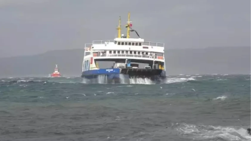 Deniz ulaşımına fırtına engeli: Güney Marmara’da bazı feribot seferleri iptal edildi