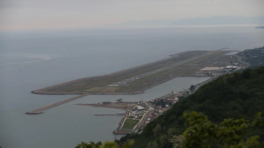 Deniz üzerine inşa edilecek üçüncü havalimanı için geri sayım başladı