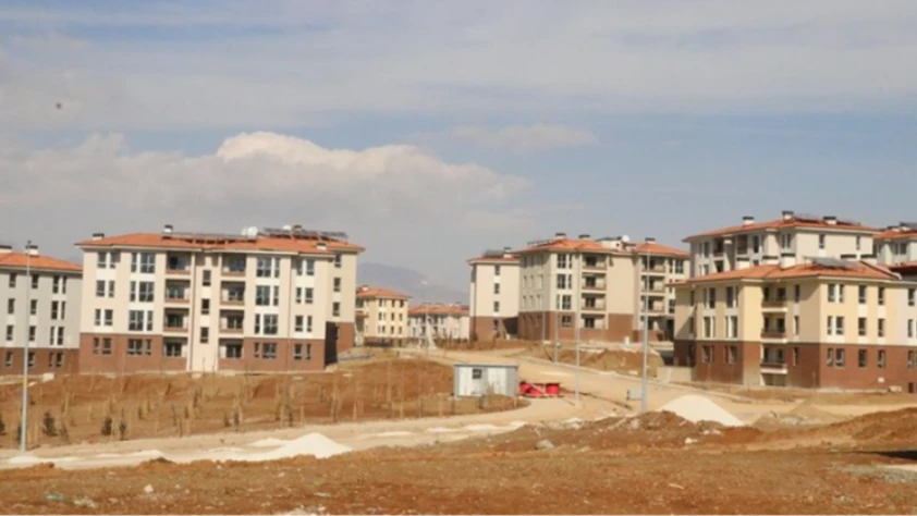 Deprem konut ve işyerlerinin yapımı sürüyor! 35 bin konut teslim edildi