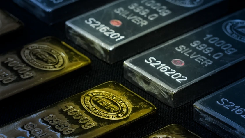 Dev bankadan altın ve gümüş için yeni tahminler: Beklentiler aşağı çekildi