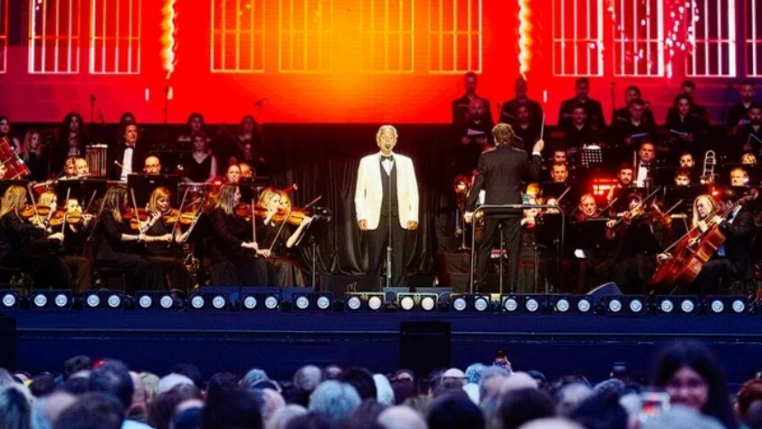 Dünyaca ünlü İtalyan tenor Andrea Bocelli, İstanbul'da konser verdi
